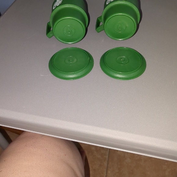 Vintage Green Tupperware Mugs with dove Design Christmas - Picture 3 of 9